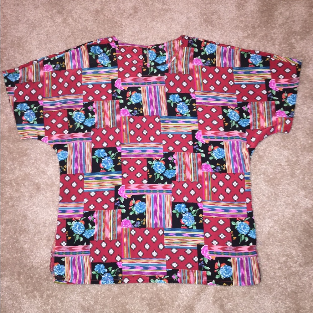 Cute short sleeve blouse 💕